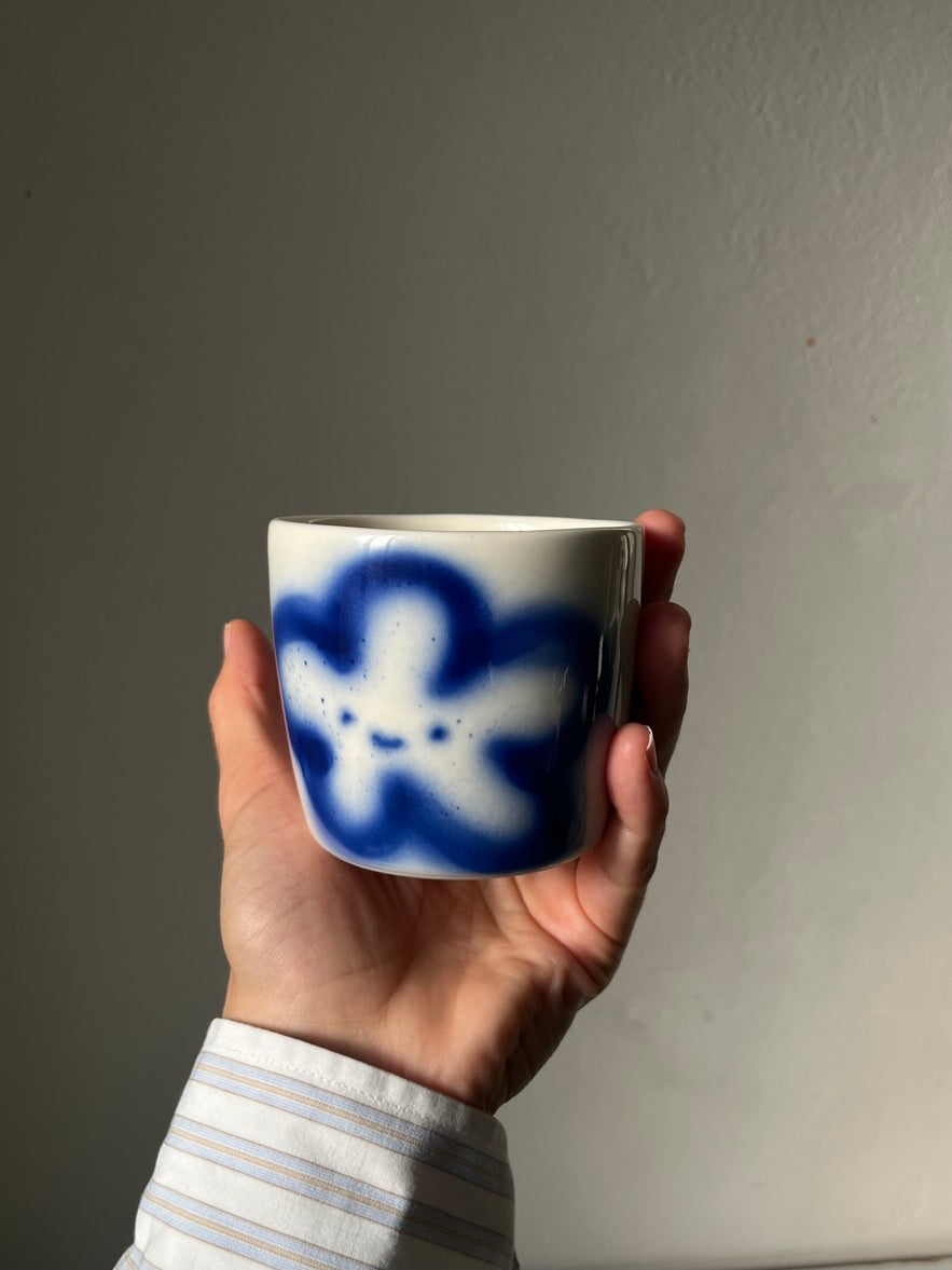 Paní Kytička in blue
